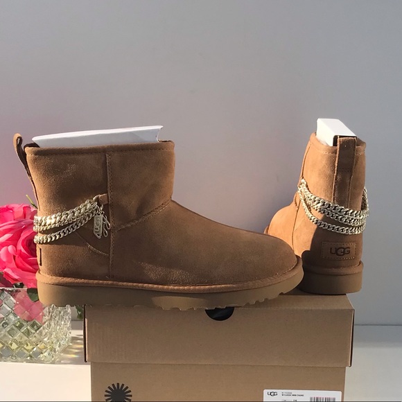 UGG Classic Mini Chains - Picture 2 of 8